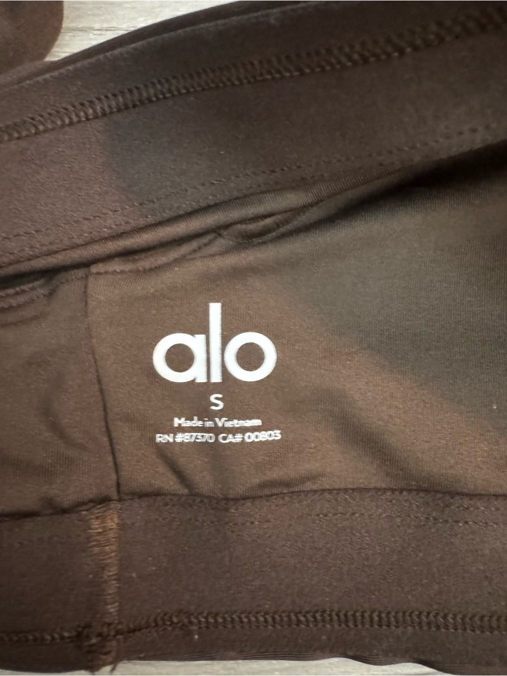 ALO Yoga Airlift Espresso Sports Bra & High-Waist Leggings Set - Picture 2 of 5